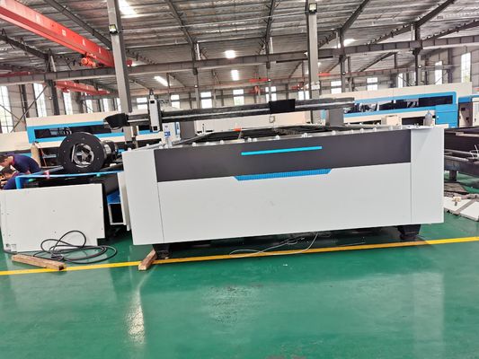 Τέμνουσα μηχανή 3000W Raycus IPG επιτραπέζιων λέιζερ σιδήρου διπλή
